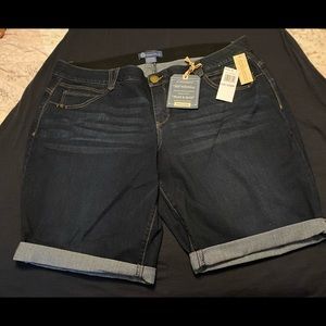 Democracy Dark Wash Denim Bermuda Shorts- perfect summer shorts